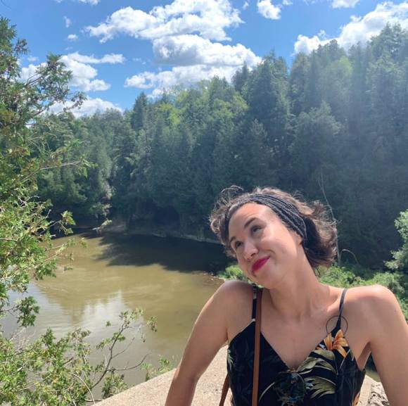 Meet your Posher, Mariana - Picture 1 of 1